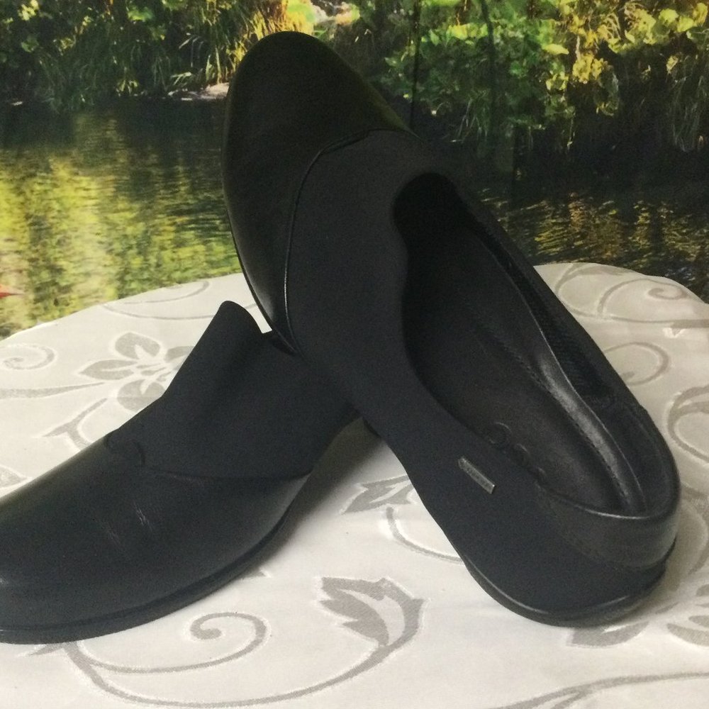 ECCO SHOES